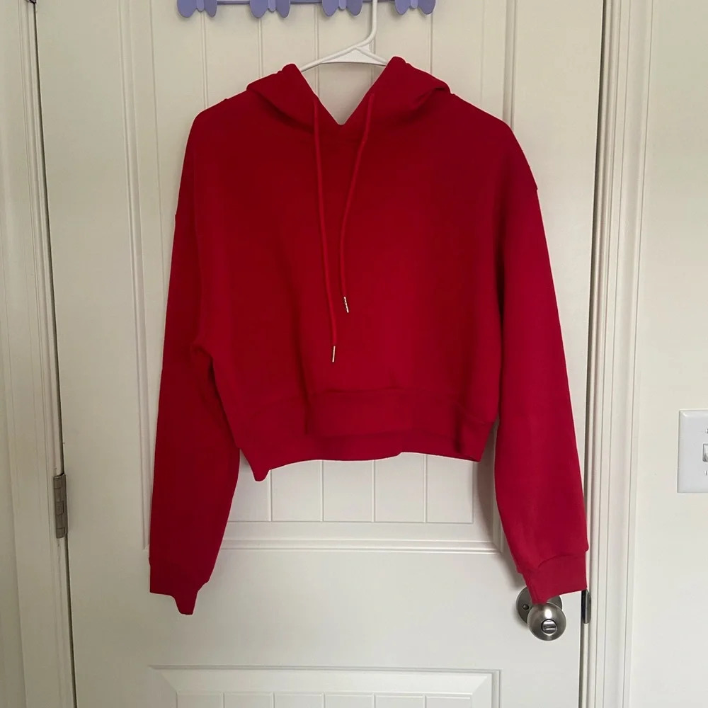 EUC‎ | SHEIN women’s red fleece lined cropped hoodie — large